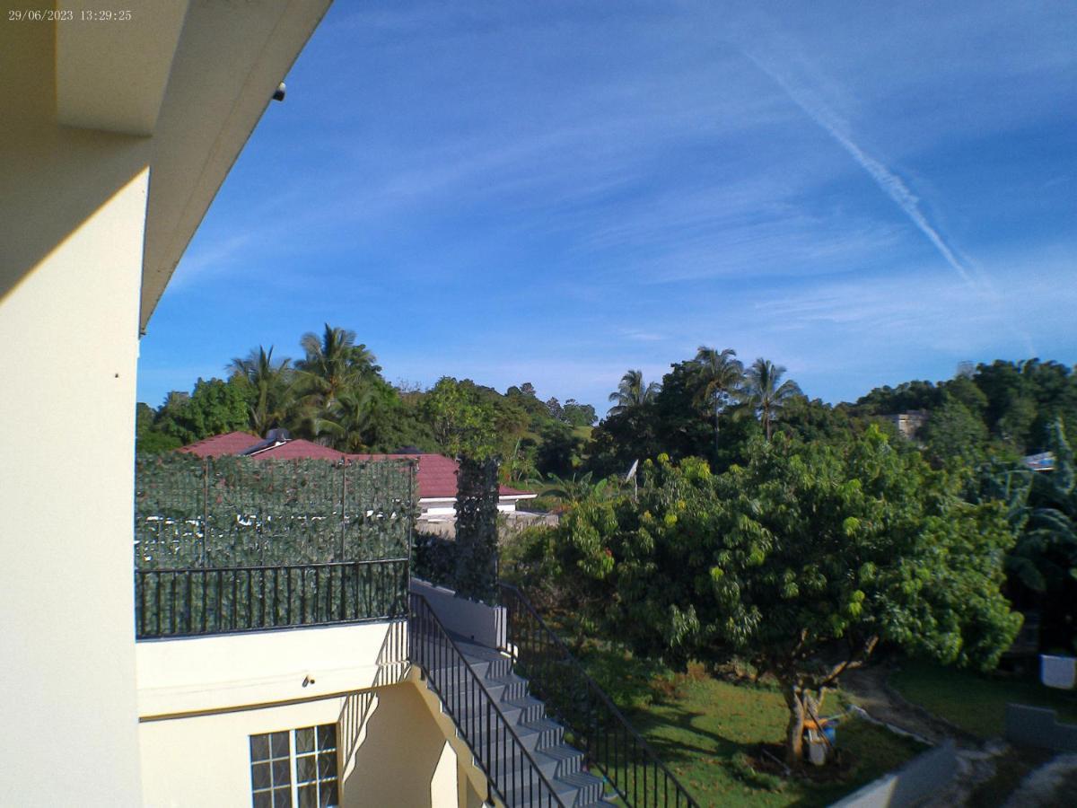 Harriott Heights Apartment แมนเดอวิลล์ ภายนอก รูปภาพ