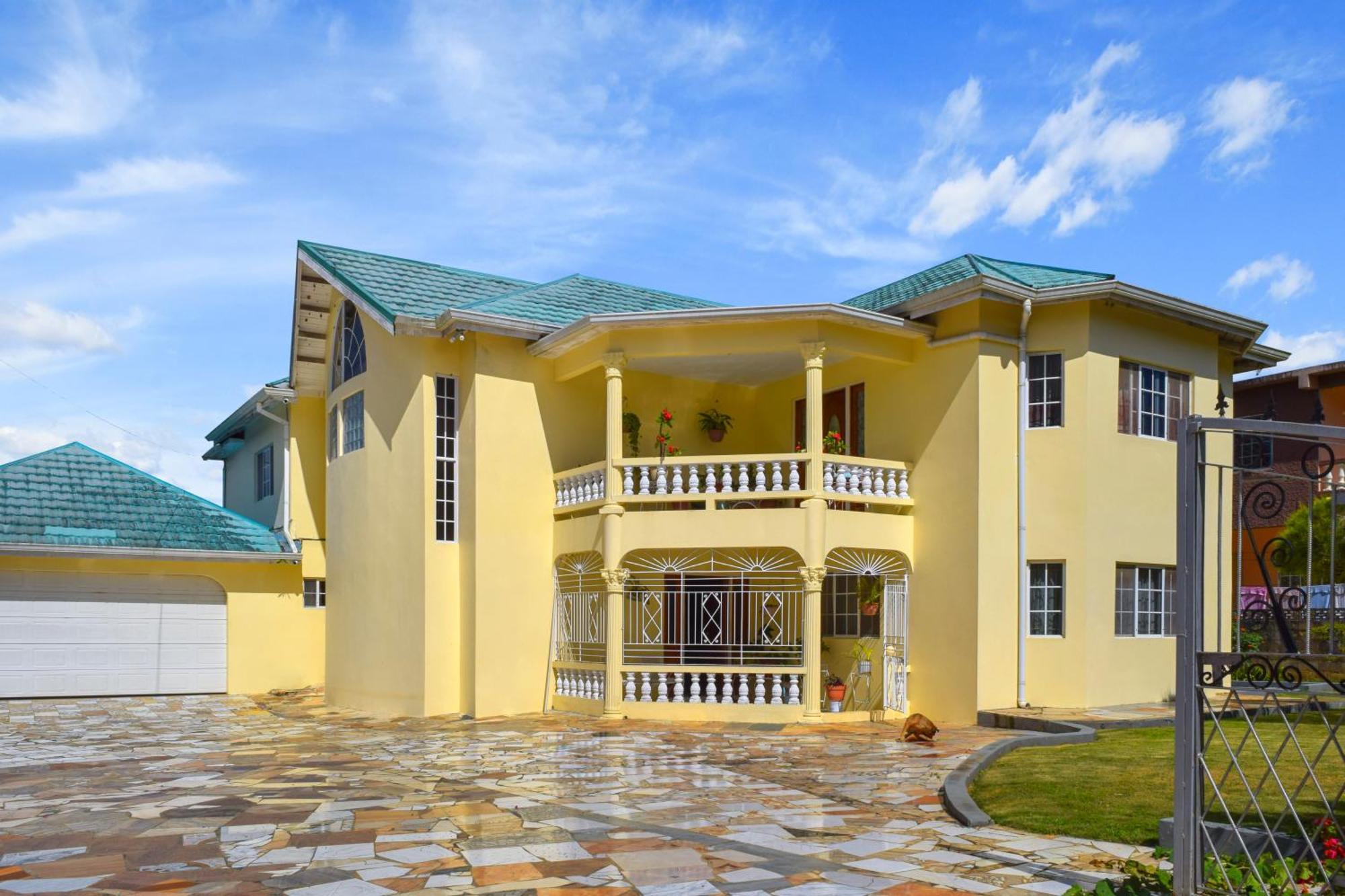 Harriott Heights Apartment แมนเดอวิลล์ ภายนอก รูปภาพ