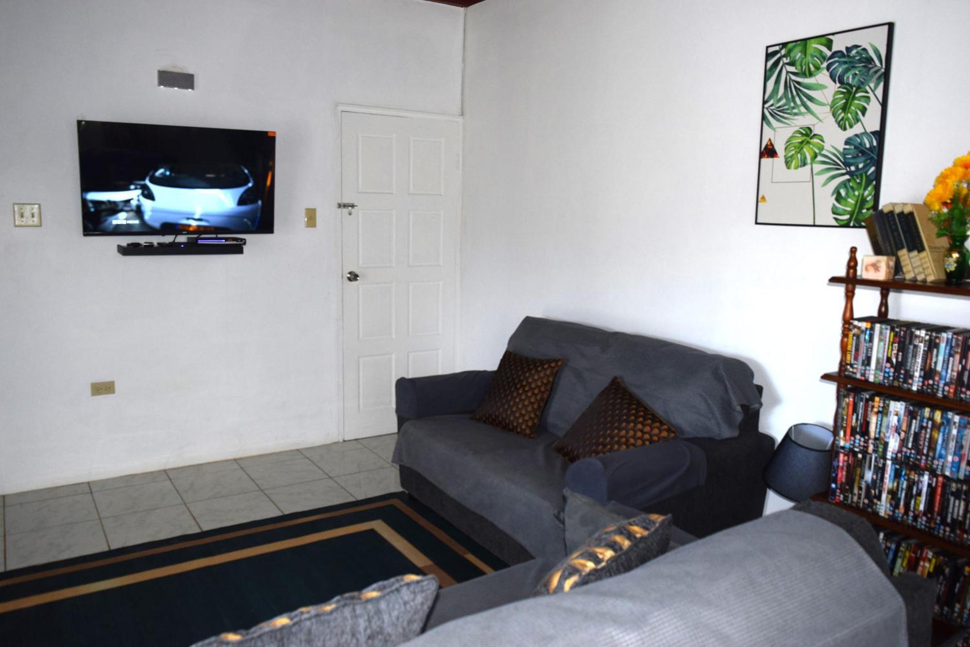 Harriott Heights Apartment แมนเดอวิลล์ ภายนอก รูปภาพ